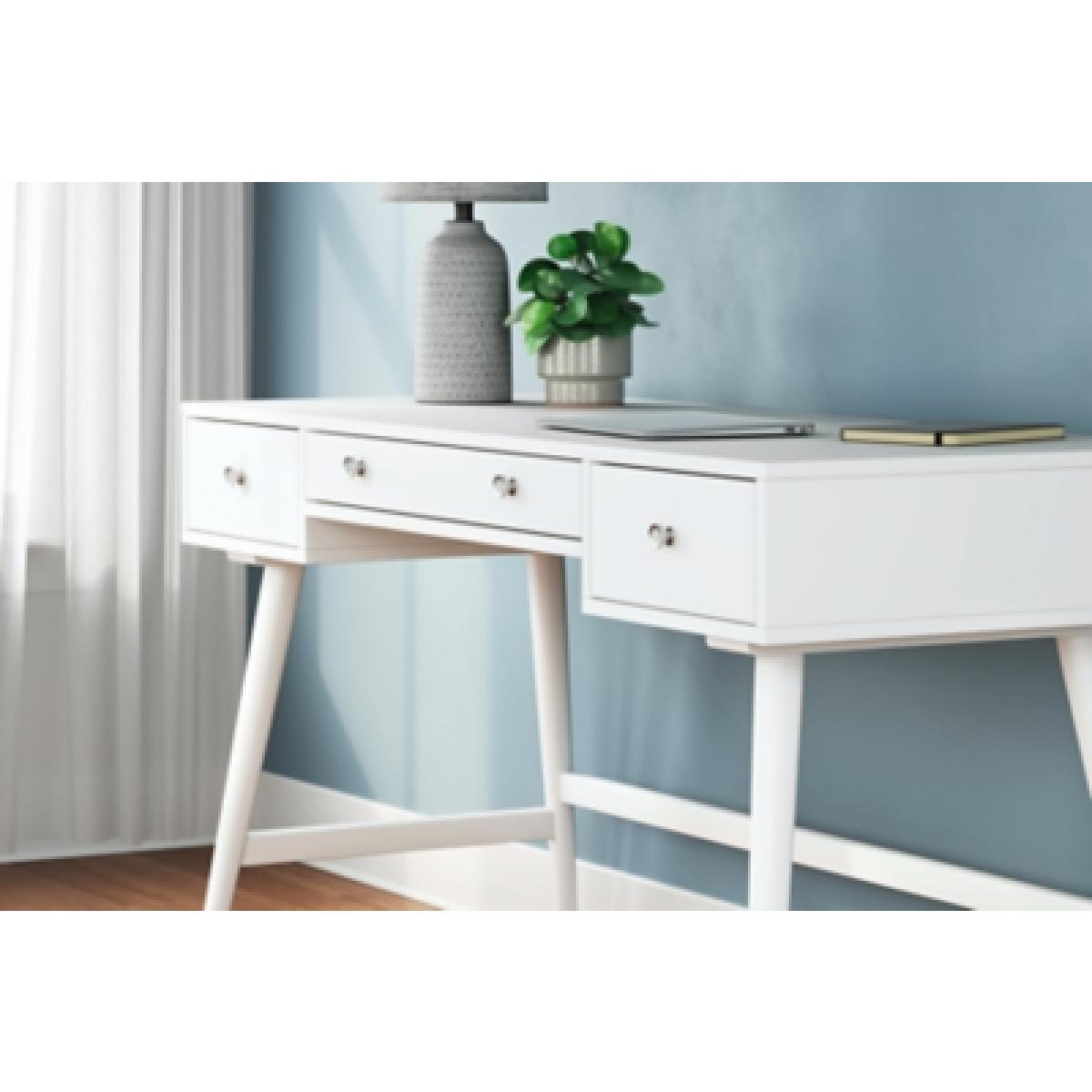 Thadamere 54″ Home Office Desk Outlet Home Office 13