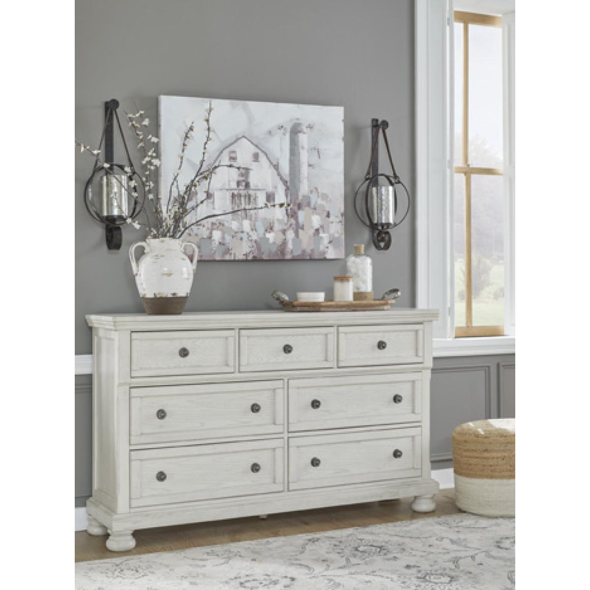 Robbinsdale Dresser Outlet Bedroom 4