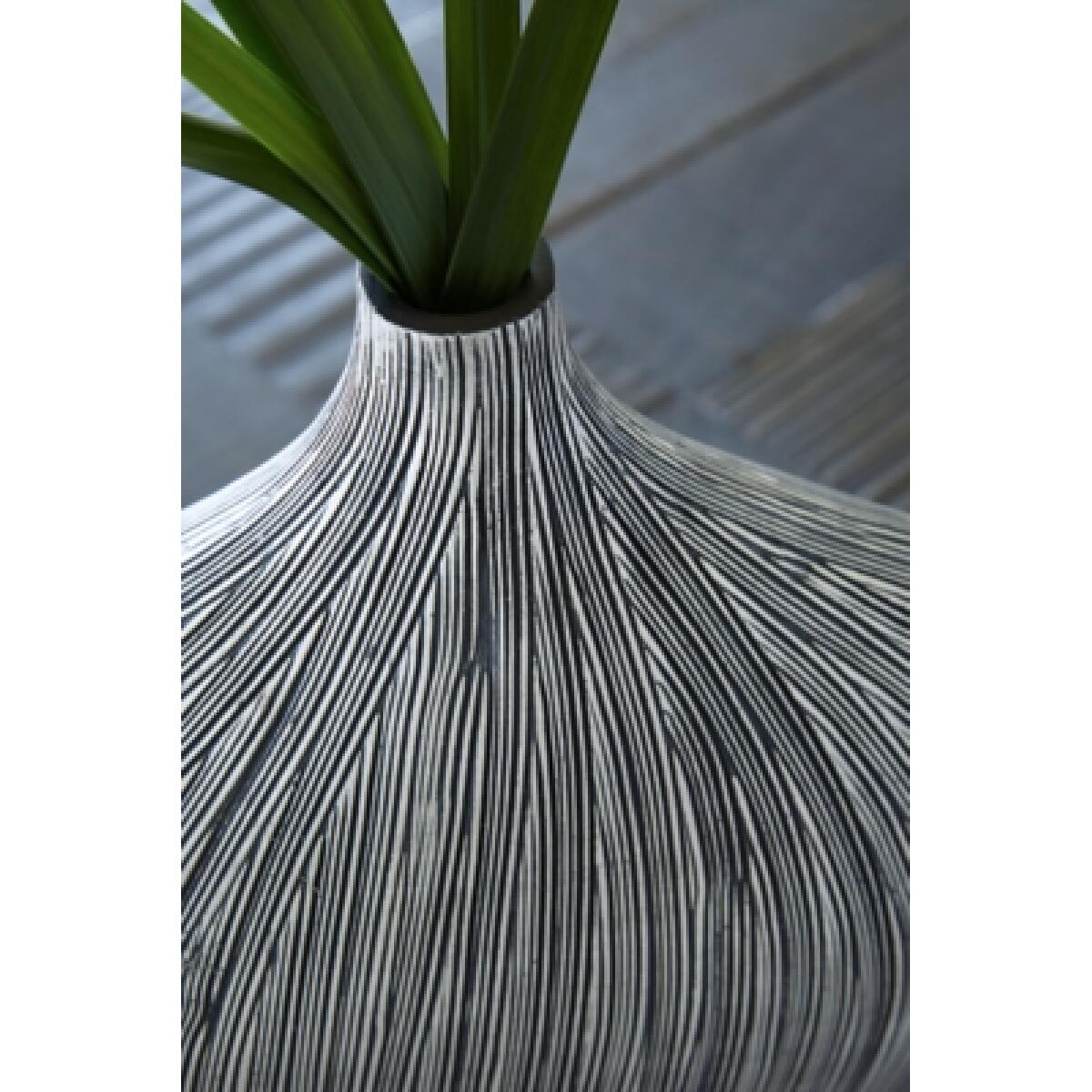Donya Vase Outlet Home Decor 8