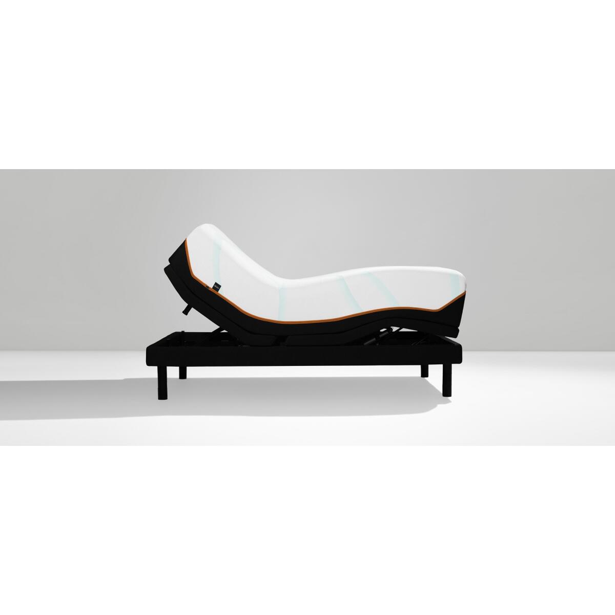 Tempur-Pedic – TEMPUR-LuxeAdapt 2.0 Firm Mattress California King Back Sleeper 5