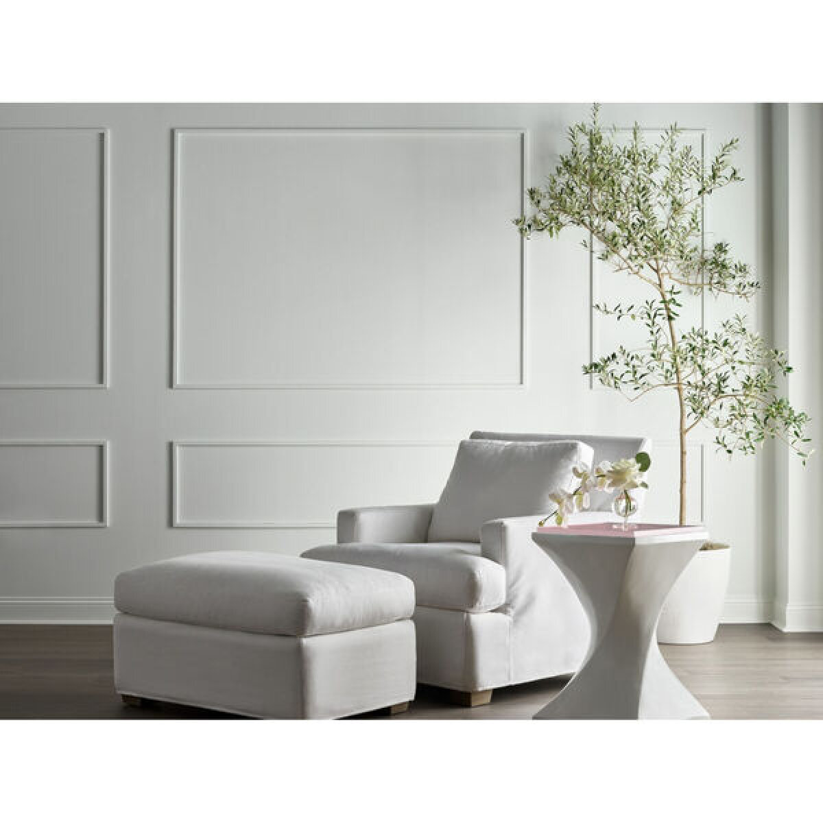Silhouette White Lacquer End Table End tables Universal Furniture 6
