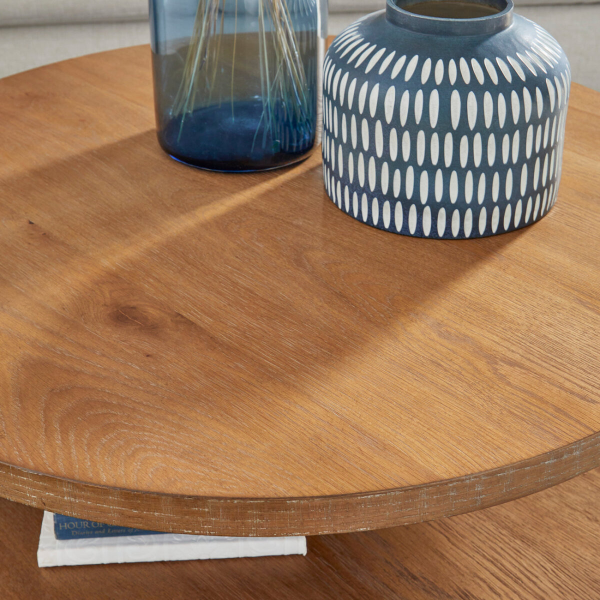 Millwork Brown Round Coffee Table Cocktail & Coffee Tables Flexsteel 8