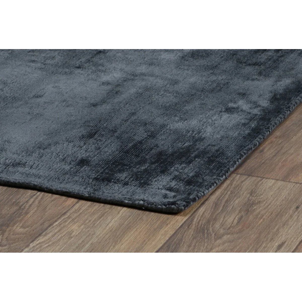 Berlin Distressed 2’x3′ Rugs black 7