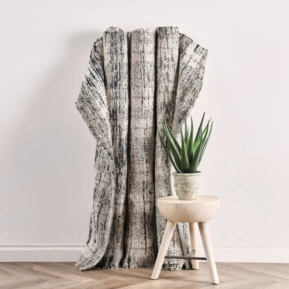 Perth 2’x3′ Rugs Classic Home 10