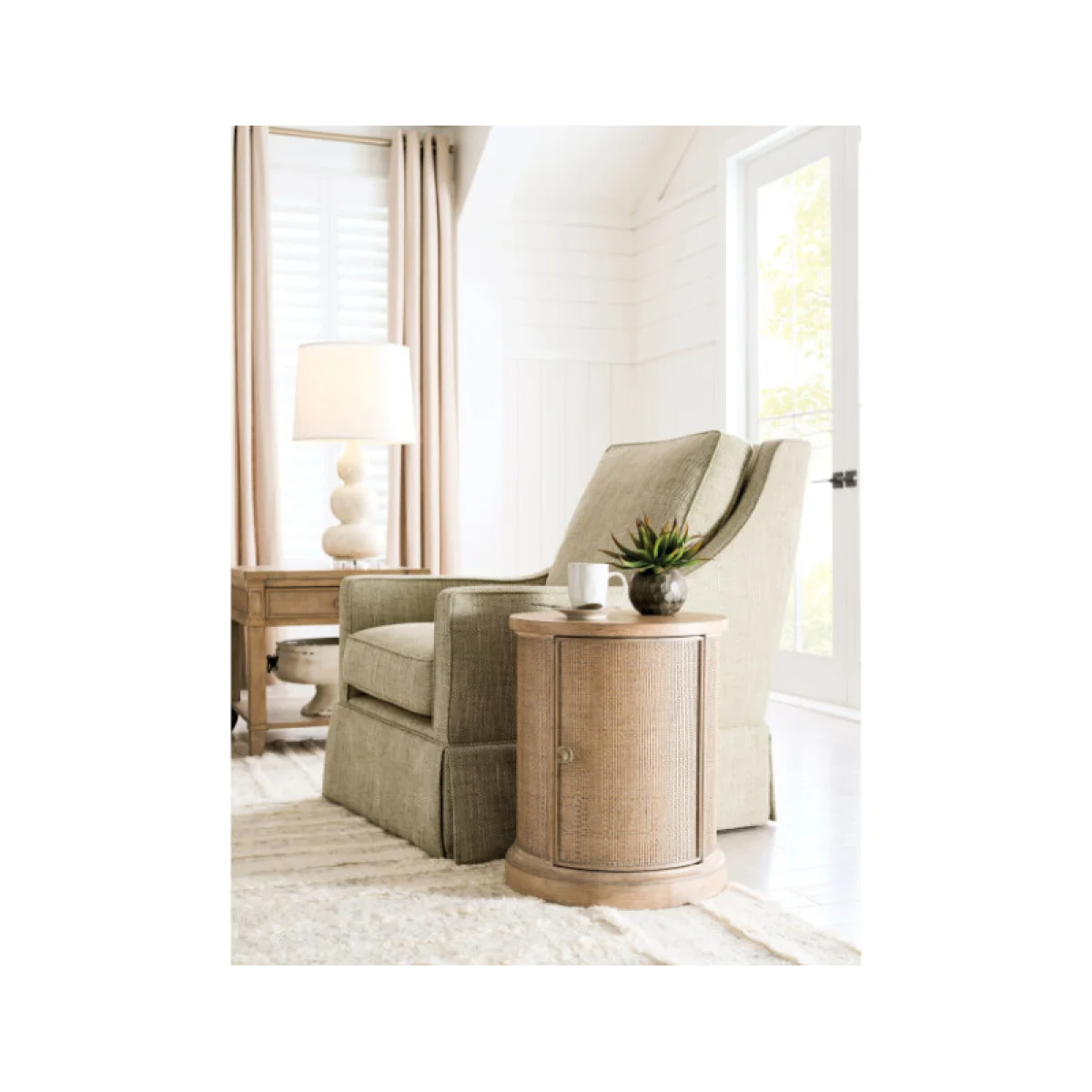 Chastain Woodfield Round Accent Table Accent Furniture Accent Furniture 4