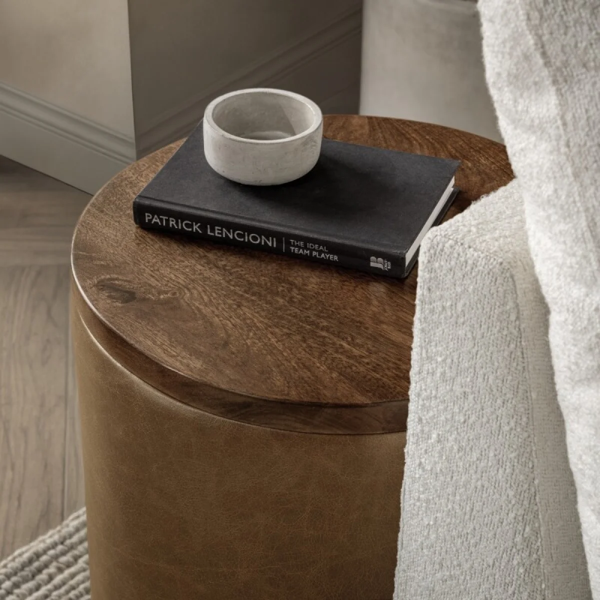 Andra Leather Round Accent Table – Chestnut Chairside Tables Brown 9