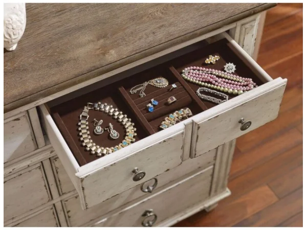 Southbury Bureau Dressers American Drew