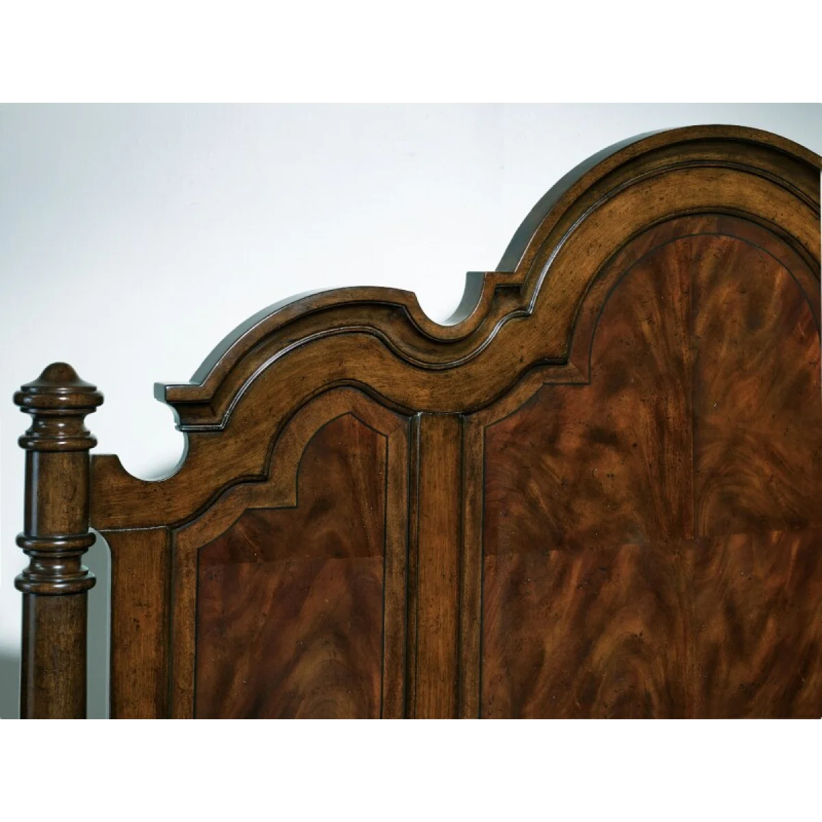 Leesburg California King Poster Bed Beds Beds 8