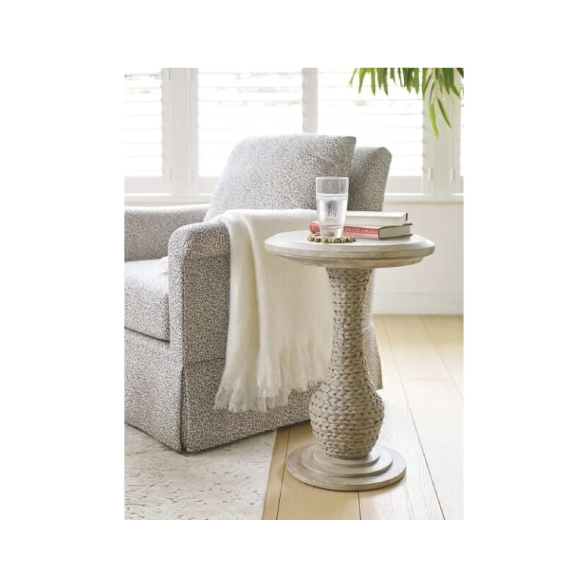 Vista Biscayne Round End Table End tables American Drew 4