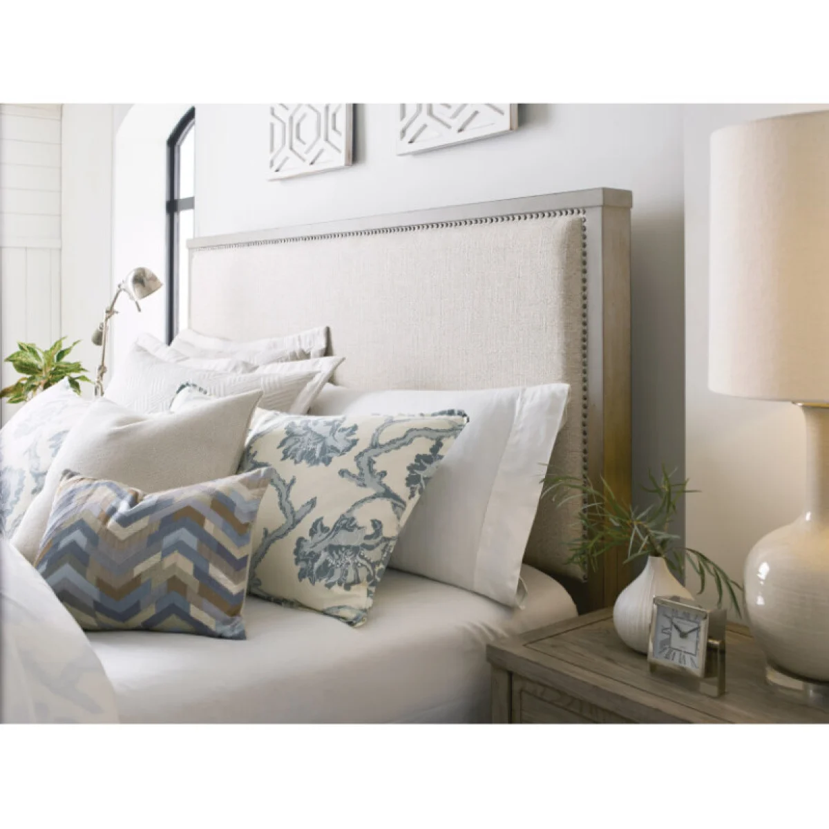 West Fork Jacksonville Queen Bed Complete Beds American Drew 6