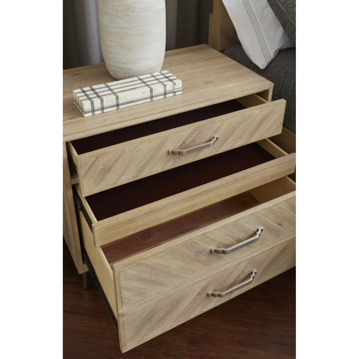 Maddox Liv360 Nightstand Nightstands Aspen Home 8