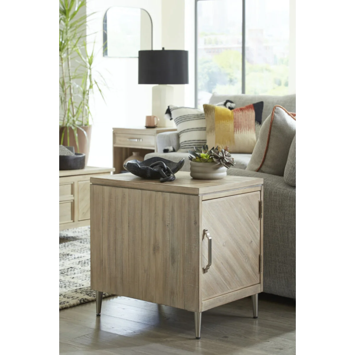 Maddox Chairside Table Chairside Tables Aspen Home 6