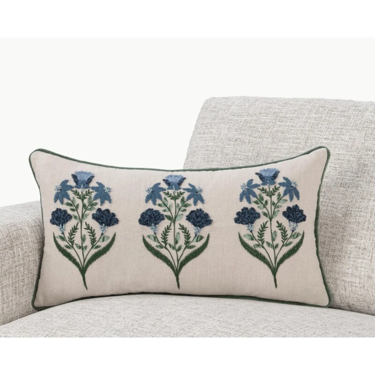 Nv Belcourt Floral Natural/blue 14×26 Accent Pillows Accent Pillows 10