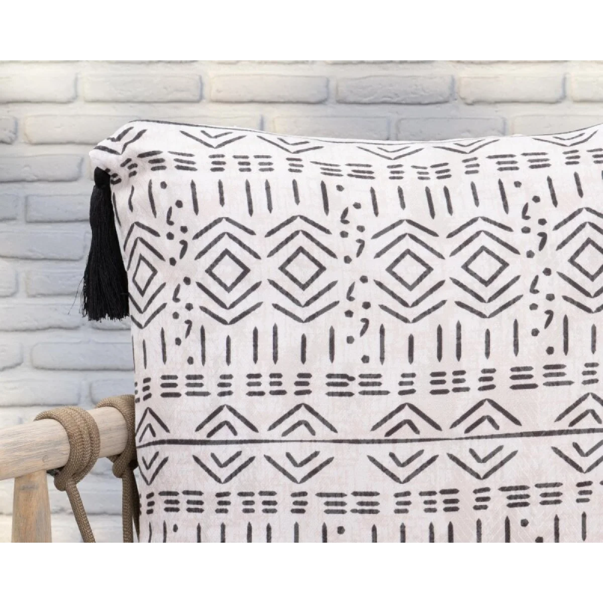 Indoor/outdoor Zambia Natural Accent Pillows Accent Pillows 8