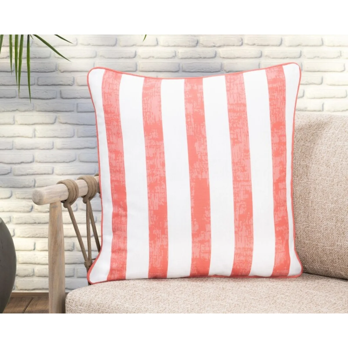 Indoor/outdoor Milton Red Accent Pillows Accent Pillows 7