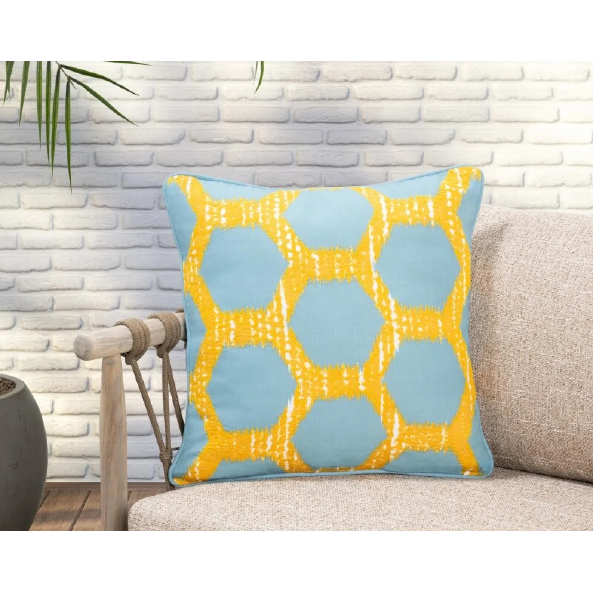 Indoor/outdoor Gaines Yellow/blue Accent Pillows Accent Pillows 7
