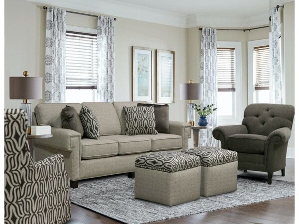 Yonts Sofa with Nails - Image 2