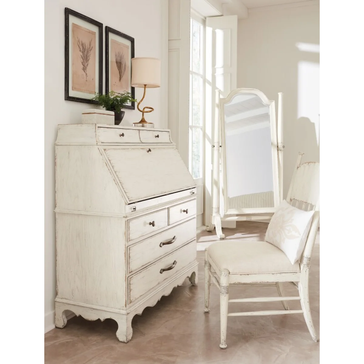 Americana Upholstered Seat Side Chair Chairs & Benches Beige 9