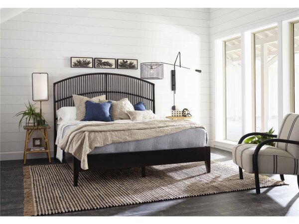 Blackadore Caye King Bed - Image 3