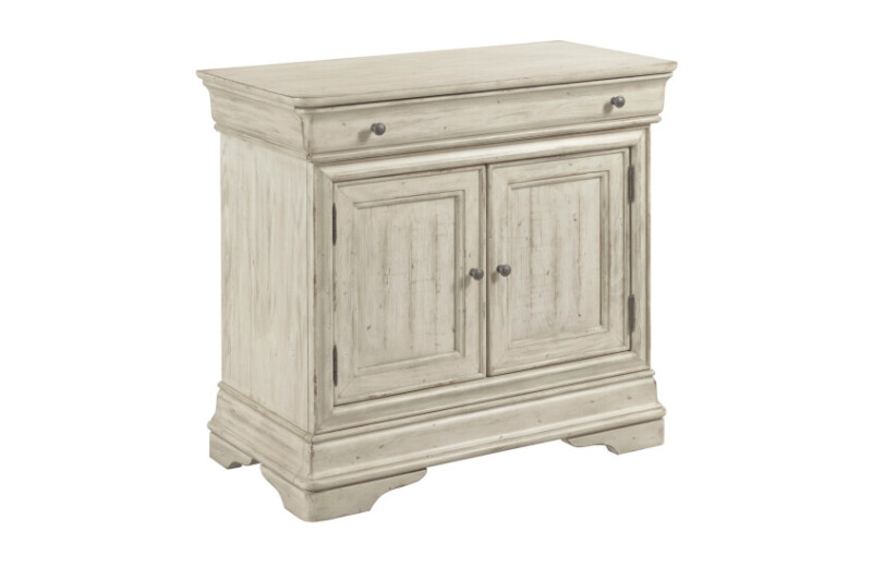 Selwyn Wexford Bachelors Chest