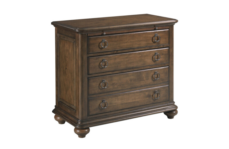 Commonwealth Witham Bachelor's Chest
