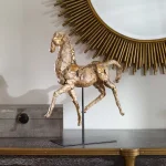 Caballo Dorado Sculpture - Image 3
