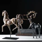Caballo Dorado Sculpture - Image 6
