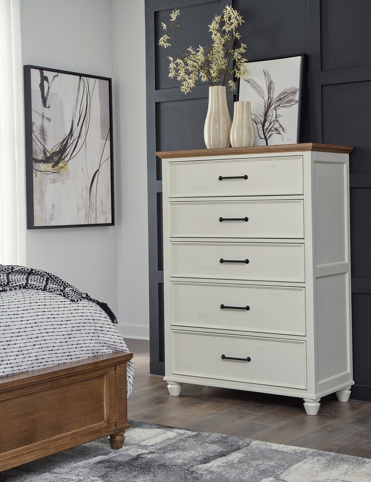 Vista Bedroom - Vista 5 Drawer Chest in Hickory and Shell