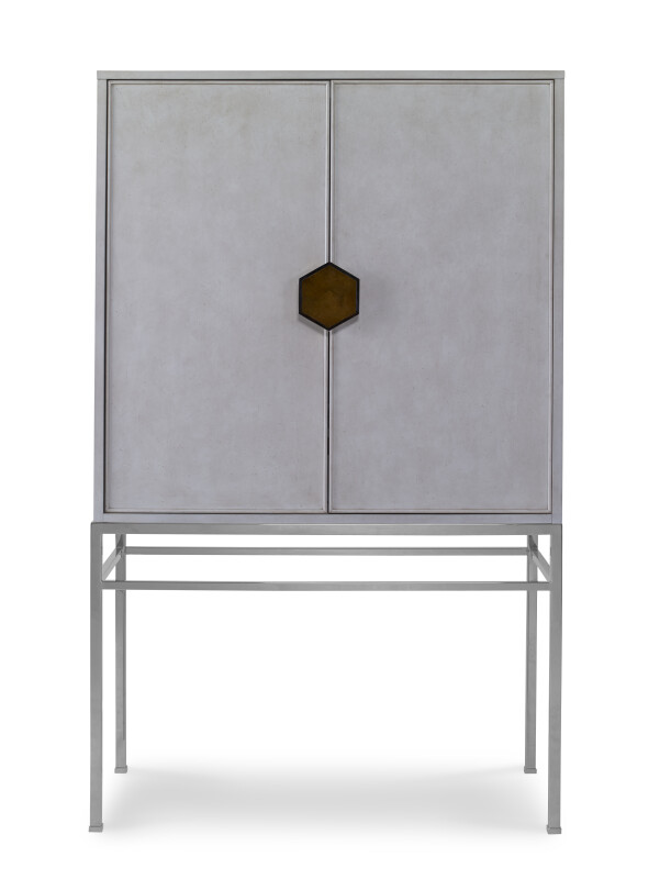 CR9-783 - Details I Bar Cabinet With Mirrored Back Panel